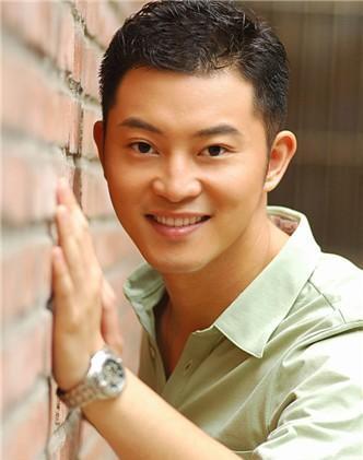 沙溢图片,从喜剧明星到家庭好男人，他的蜕变之路