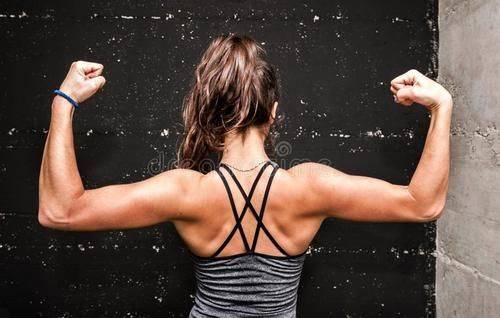 虎背熊腰的女人图片,力量与美的完美融合