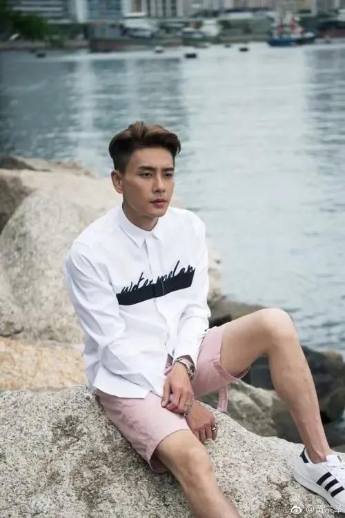 黄宗泽生活照2018,捕捉港星日常风采